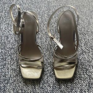 Women’s BP gold sandals-Size 7